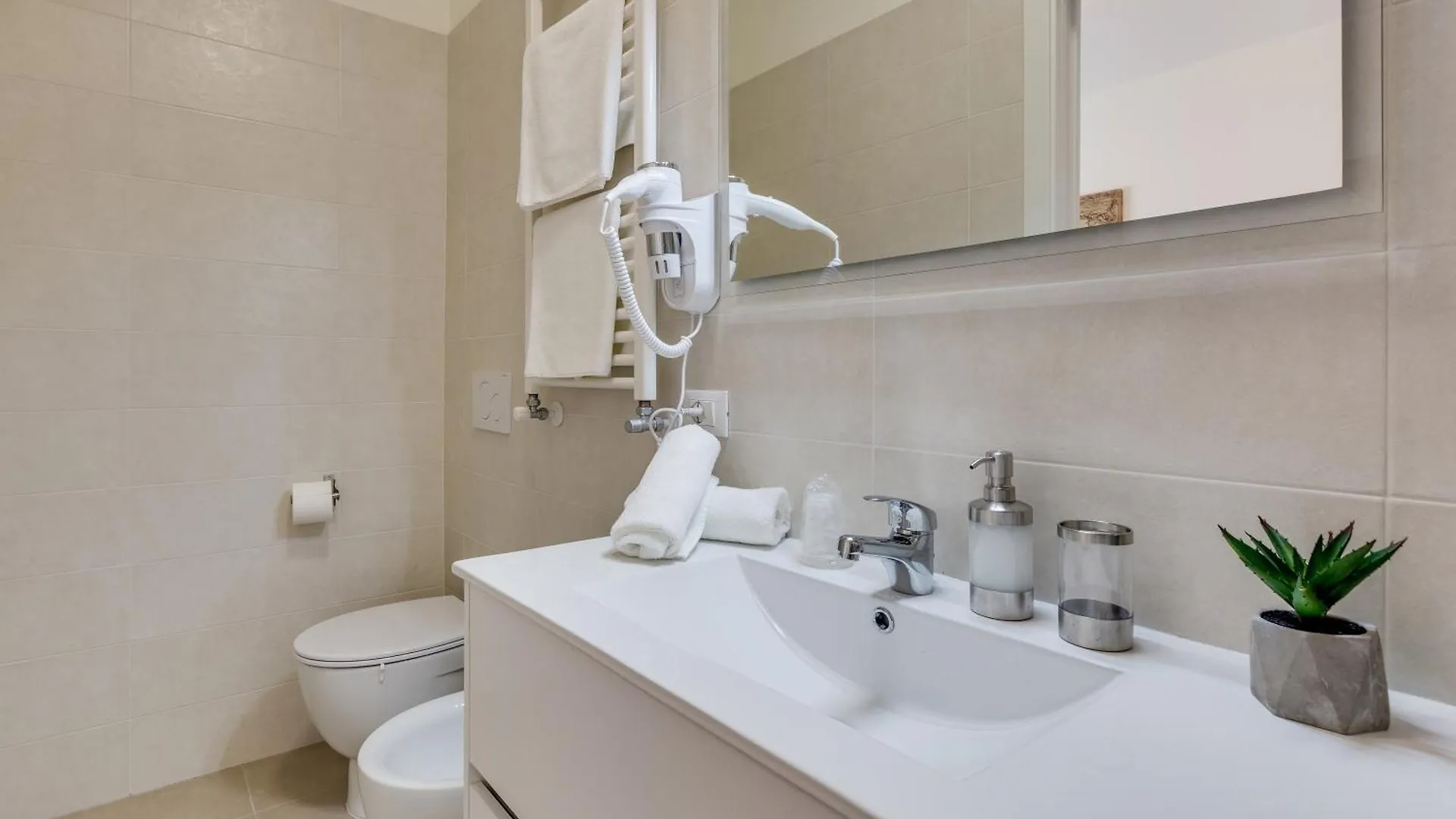 Rooms Vidar Train Station البندقية بيت ضيافة